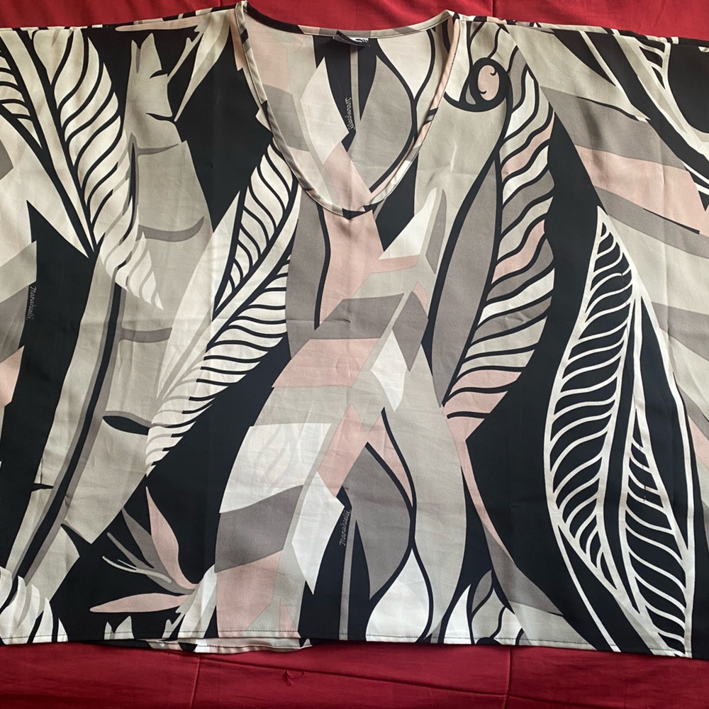 Manuhealii Black and White Wrap Pencil Blouse